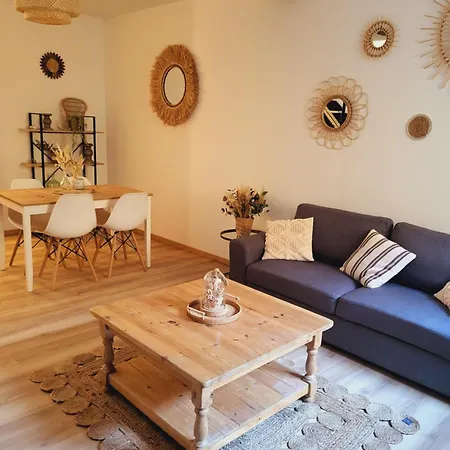 Maison De Village A La Decoration Boheme Jusqu'a 6 Personnes Appartement *