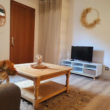 Maison De Village A La Decoration Boheme Jusqu'a 6 Personnes Appartement Viviers-lès-Montagnes